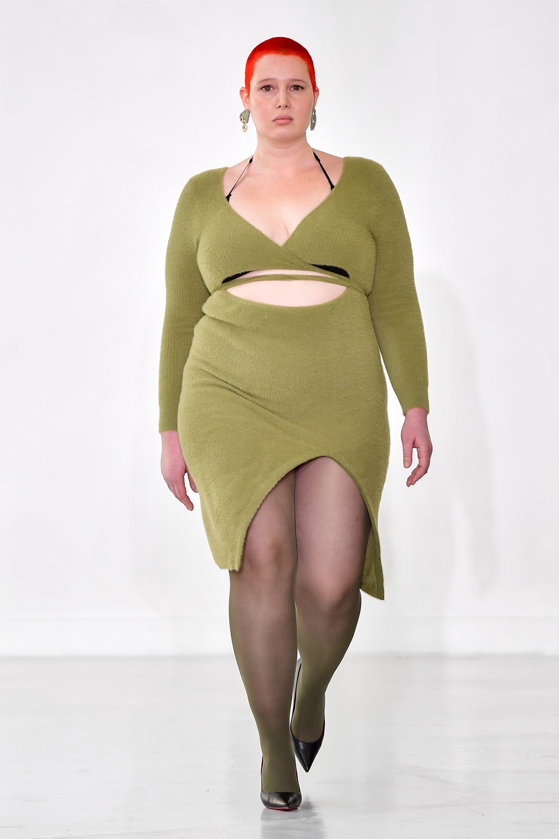 Ester Manas Fall Winter Collection Size Inclusivity Cut-Outs Fashion Week Runway Show Photos Green Knitwear