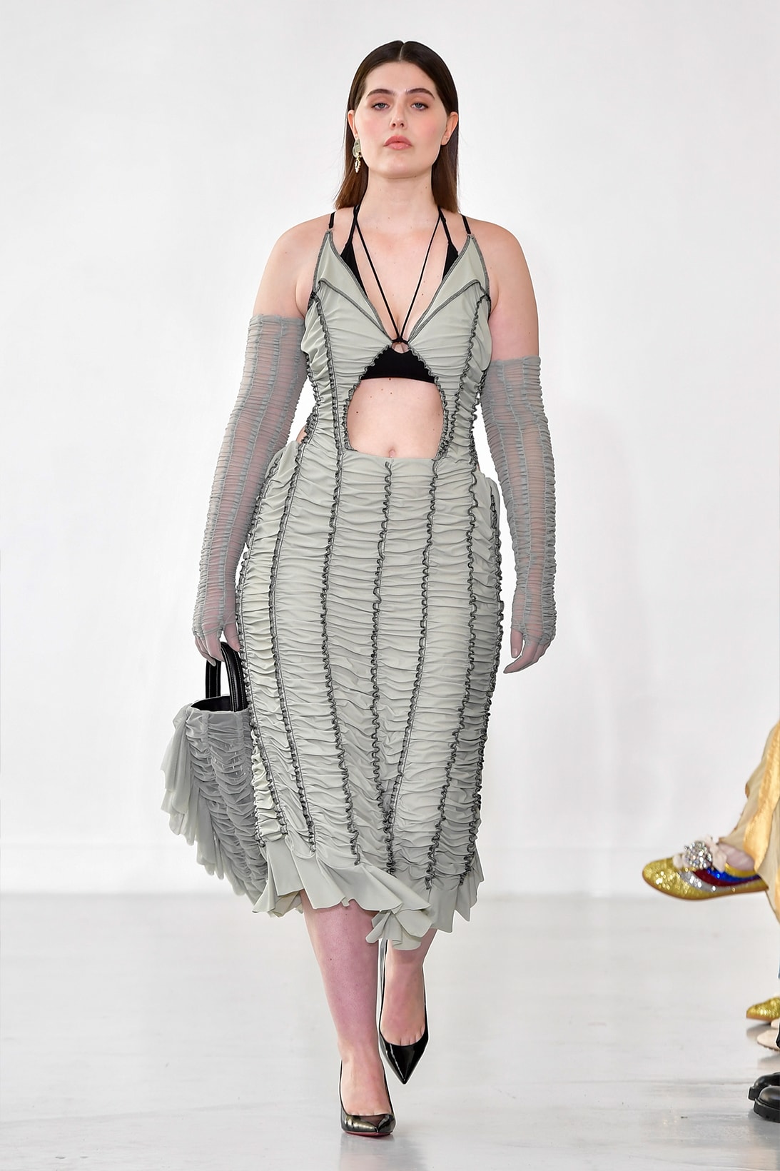 Ester Manas Fall Winter Collection Size Inclusivity Cut-Outs Fashion Week Runway Show Photos Gray Ruffled Dress Bag