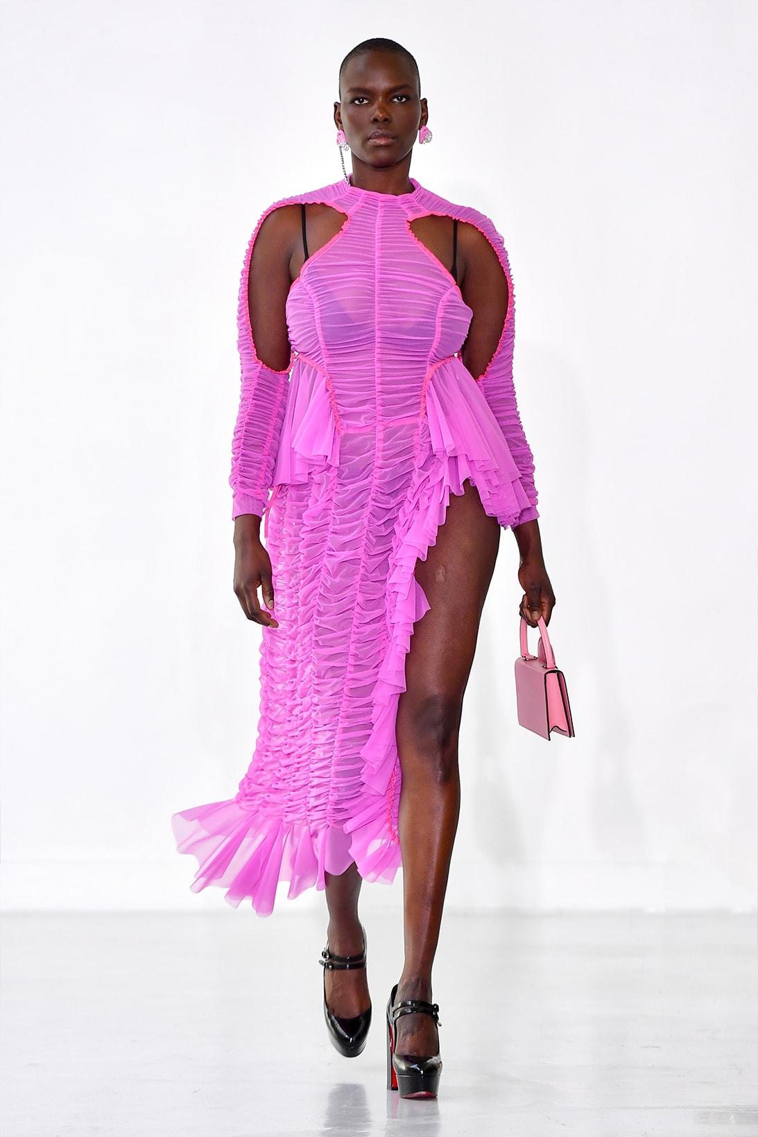 Ester Manas Fall Winter Collection Size Inclusivity Cut-Outs Fashion Week Runway Show Photos Pink Bunched-Up Dress Bags