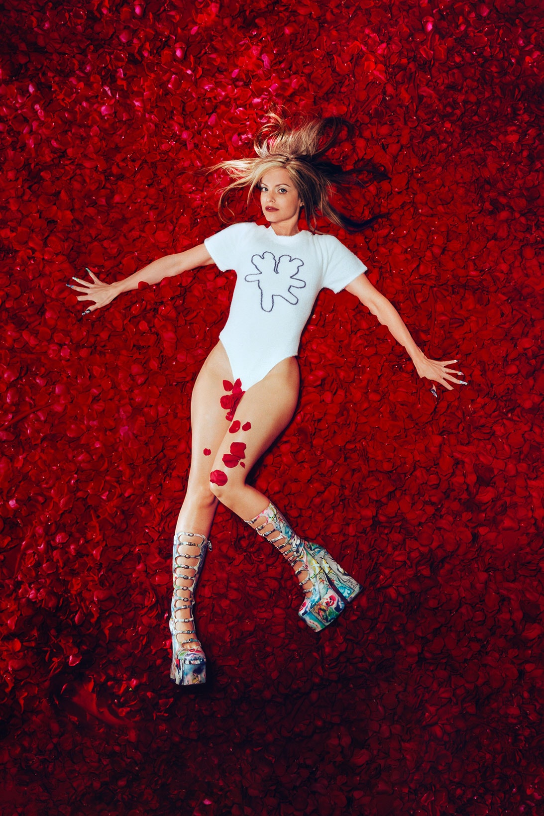mena suvari Heaven by Marc Jacobs Spring 2022 Campaign american beauty 1999