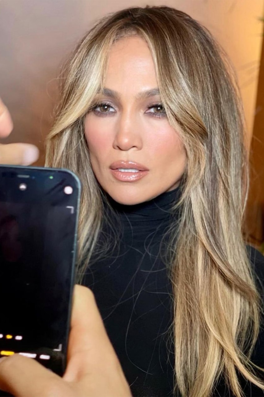 Butterfly haircut hair hairstyle Trendy Trend 2022 jennifer lopez