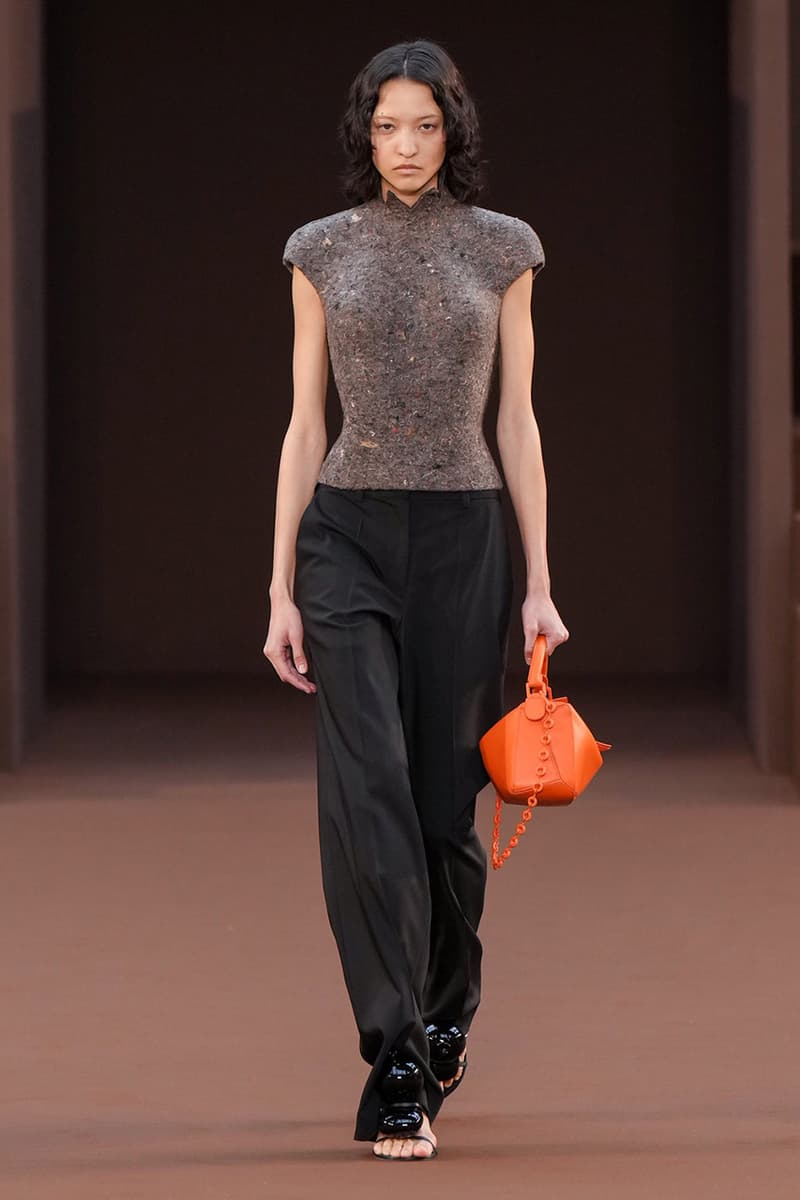 Loewe Fall 2022 Ready To Wear Collection