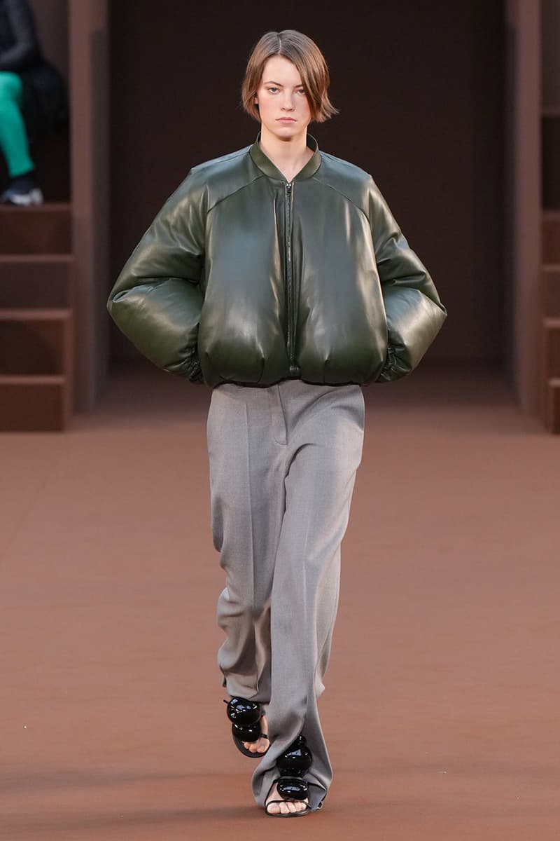 Loewe Fall 2022 Ready To Wear Collection