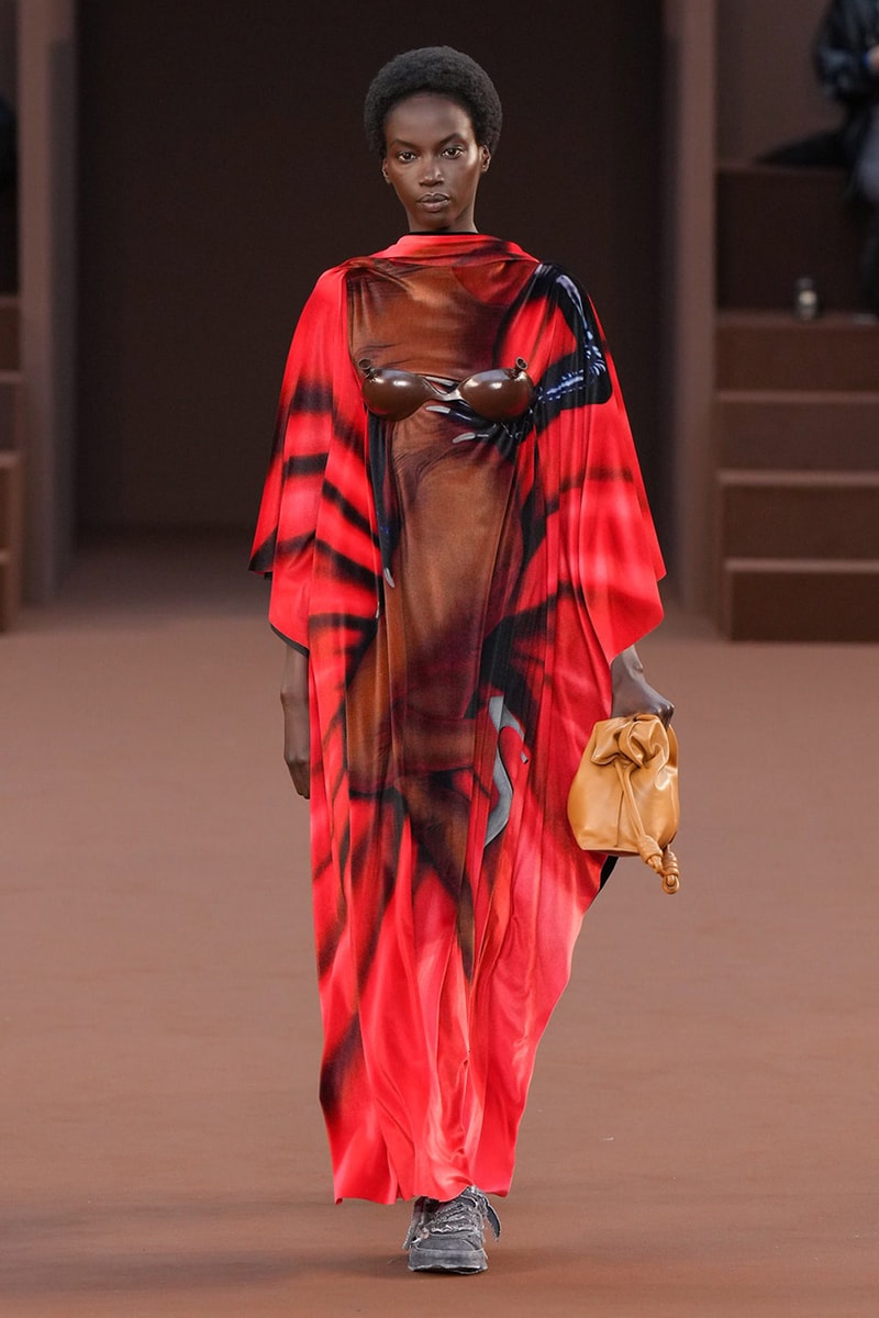 Loewe Fall 2022 Ready To Wear Collection