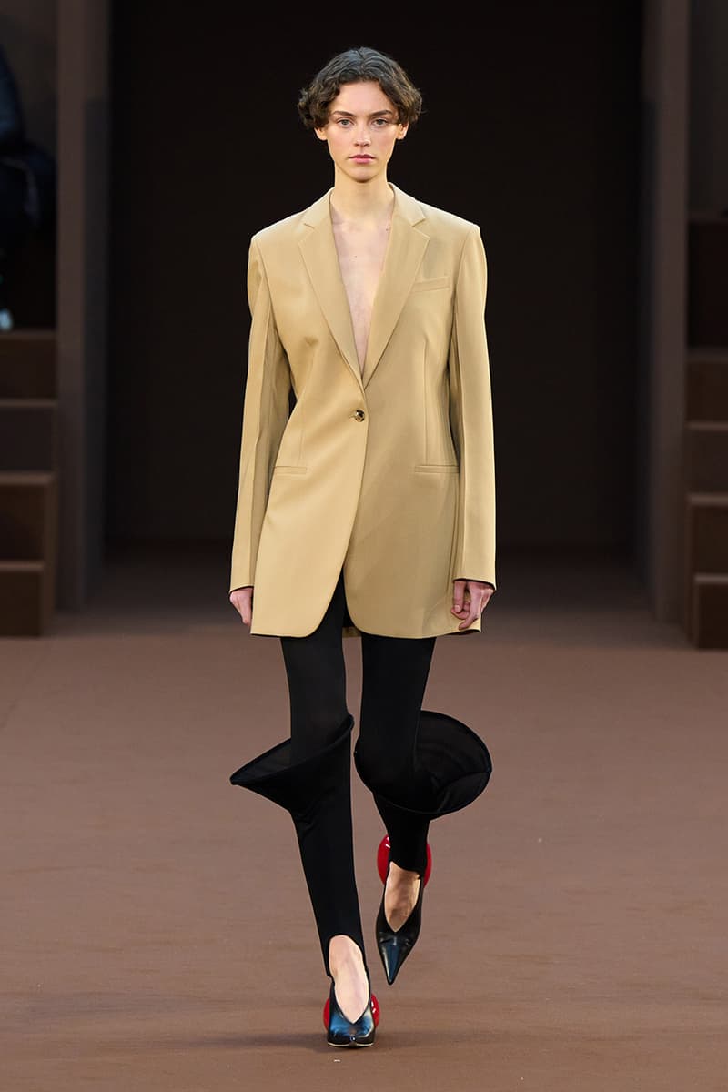 Loewe Fall 2022 Ready To Wear Collection