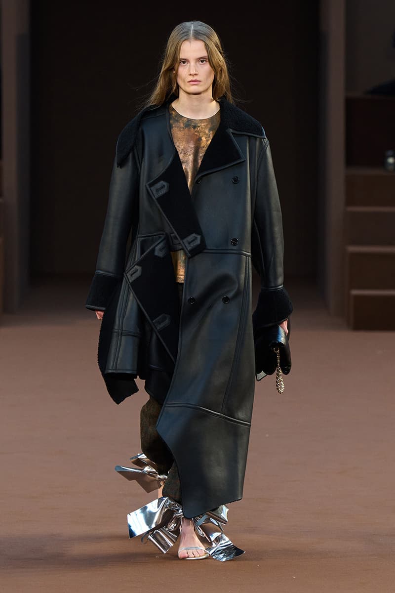 Loewe Fall 2022 Ready To Wear Collection