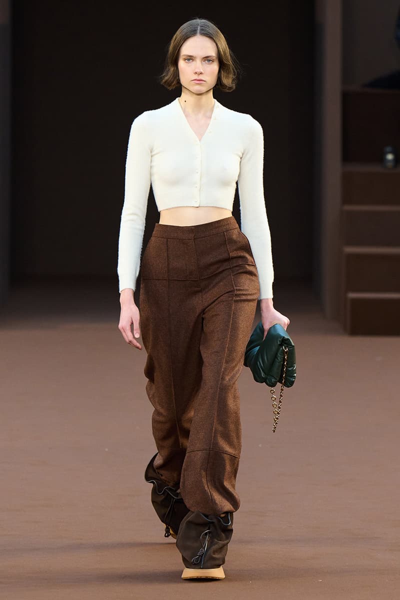 Loewe Fall 2022 Ready To Wear Collection