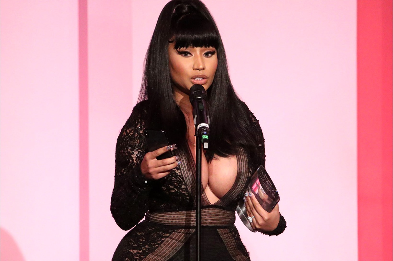 Nicki Minaj Goes Off On New Celebrities Talking Hate Coi Leray Instagram Live 