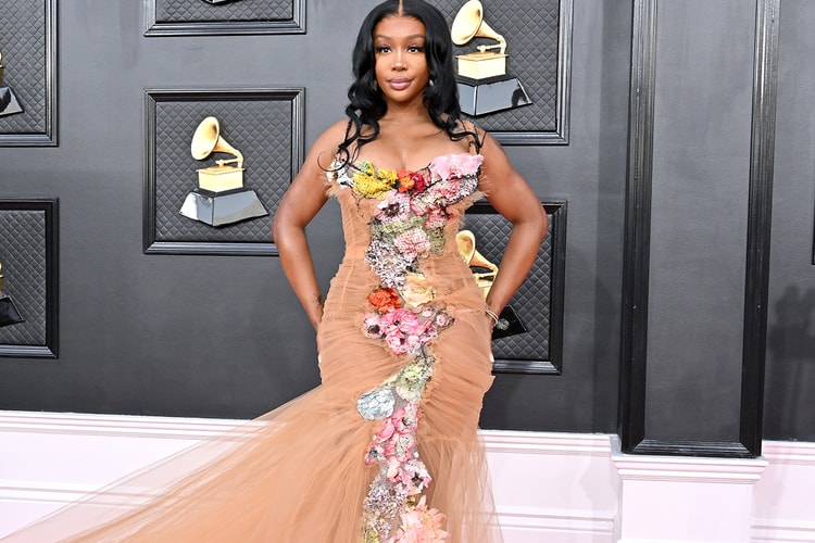 SZA Explains Why She Was on Crutches at the 2022 Grammys