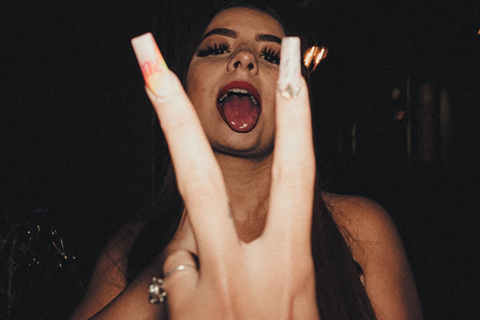 Scissoring Made Easy: Lesbian Sex Advice LGBTQ+ | Hypebae