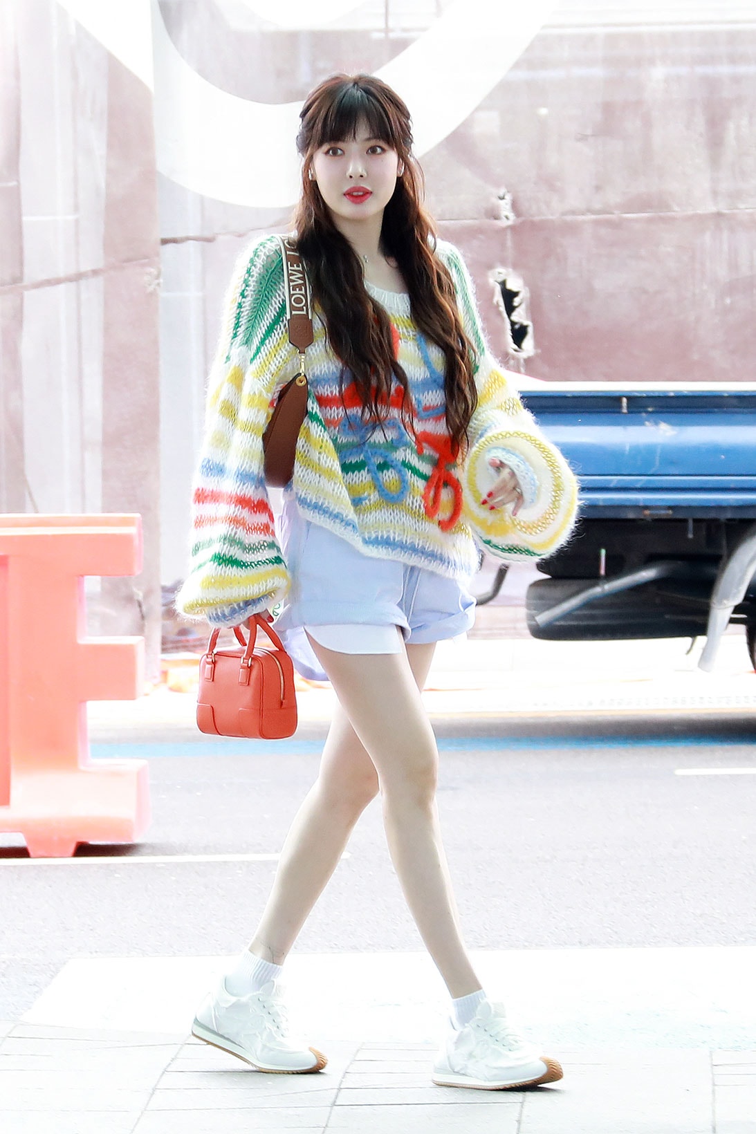 HyunA DAWN Loewe Incheon Airport South Korea Paris Fall Winter Pre-Collection Outfit Images