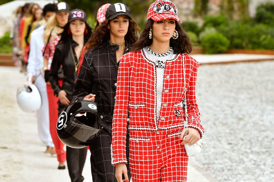 CHANEL Cruise 2022-23 by Sofia and Roman Coppola - RUNWAY MAGAZINE ®  Official