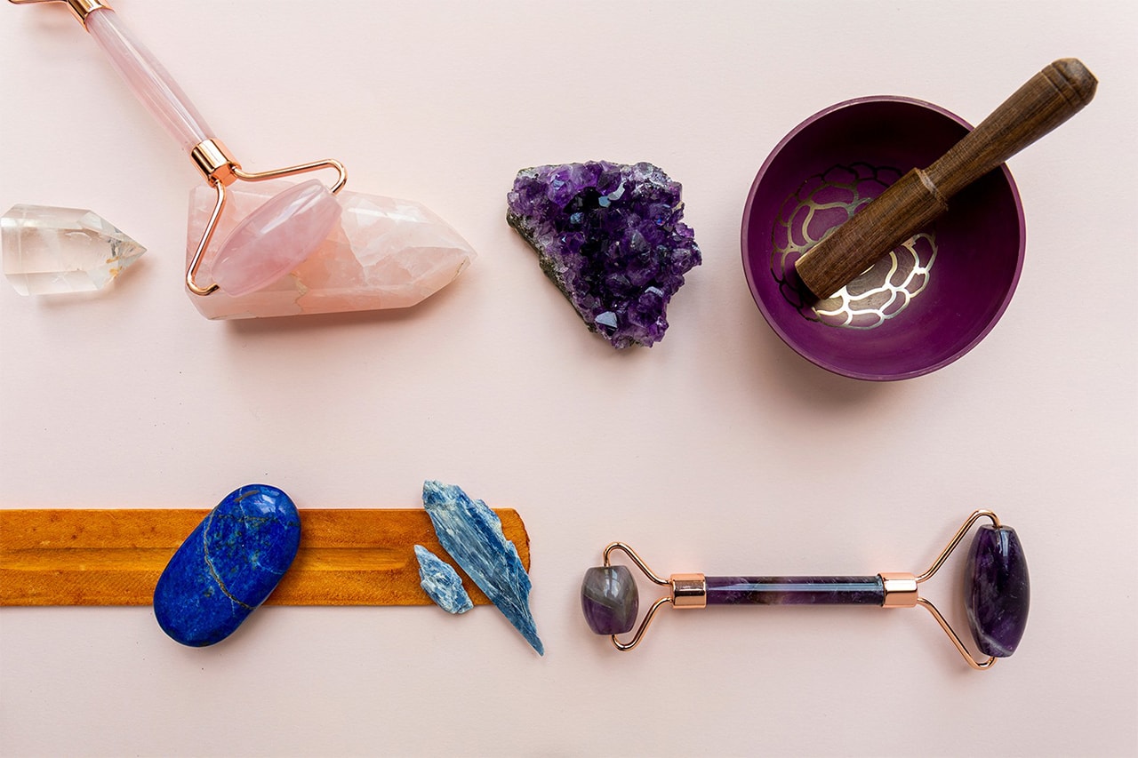crystals amethyst rose quarts labrodite spirituality manifestation meditation mental health