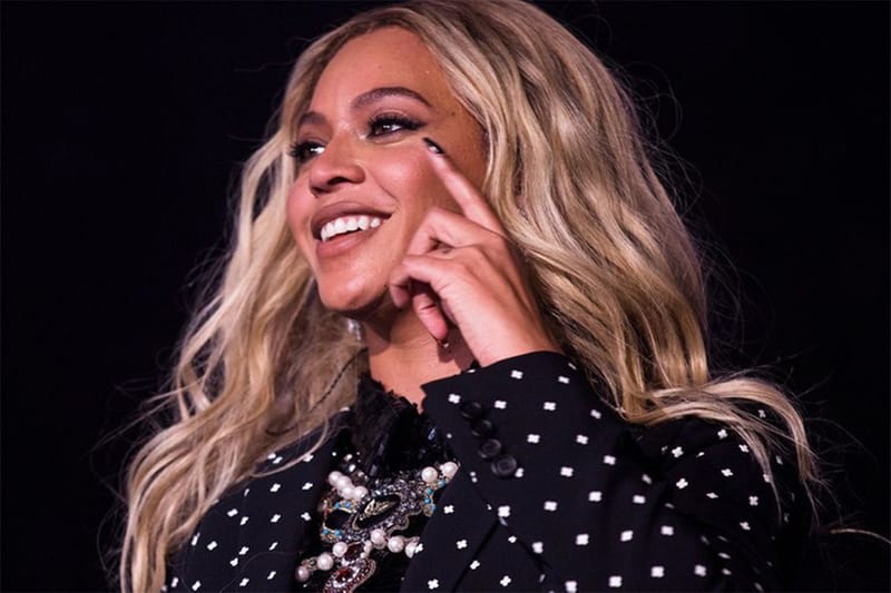 Beyoncé’s Liquid Silver Eyeliner Proves Her Legendary Status