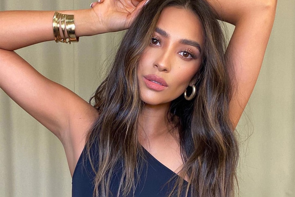 Expensive Brunette Fall 2022 Beauty Trends | Hypebae Expensive Brunette Fall 2022 Beauty Trends | Hypebae