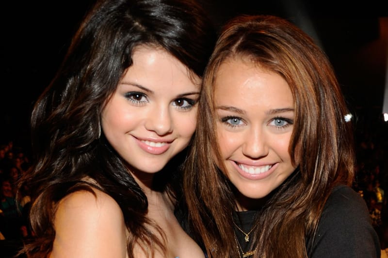 Season 4 of Selena Gomez's 'Selena + Chef' Takes Place in the 'Hannah Montana' Malibu Home