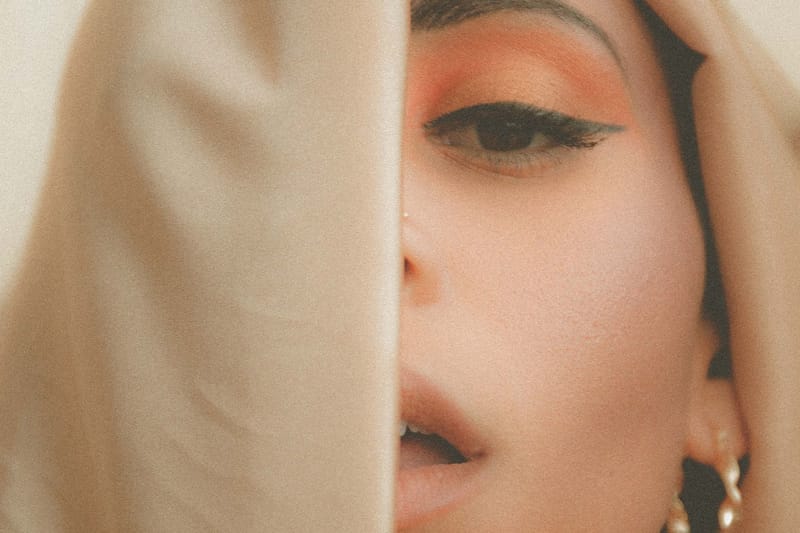 Autosexuality: The Art of Turning Yourself On