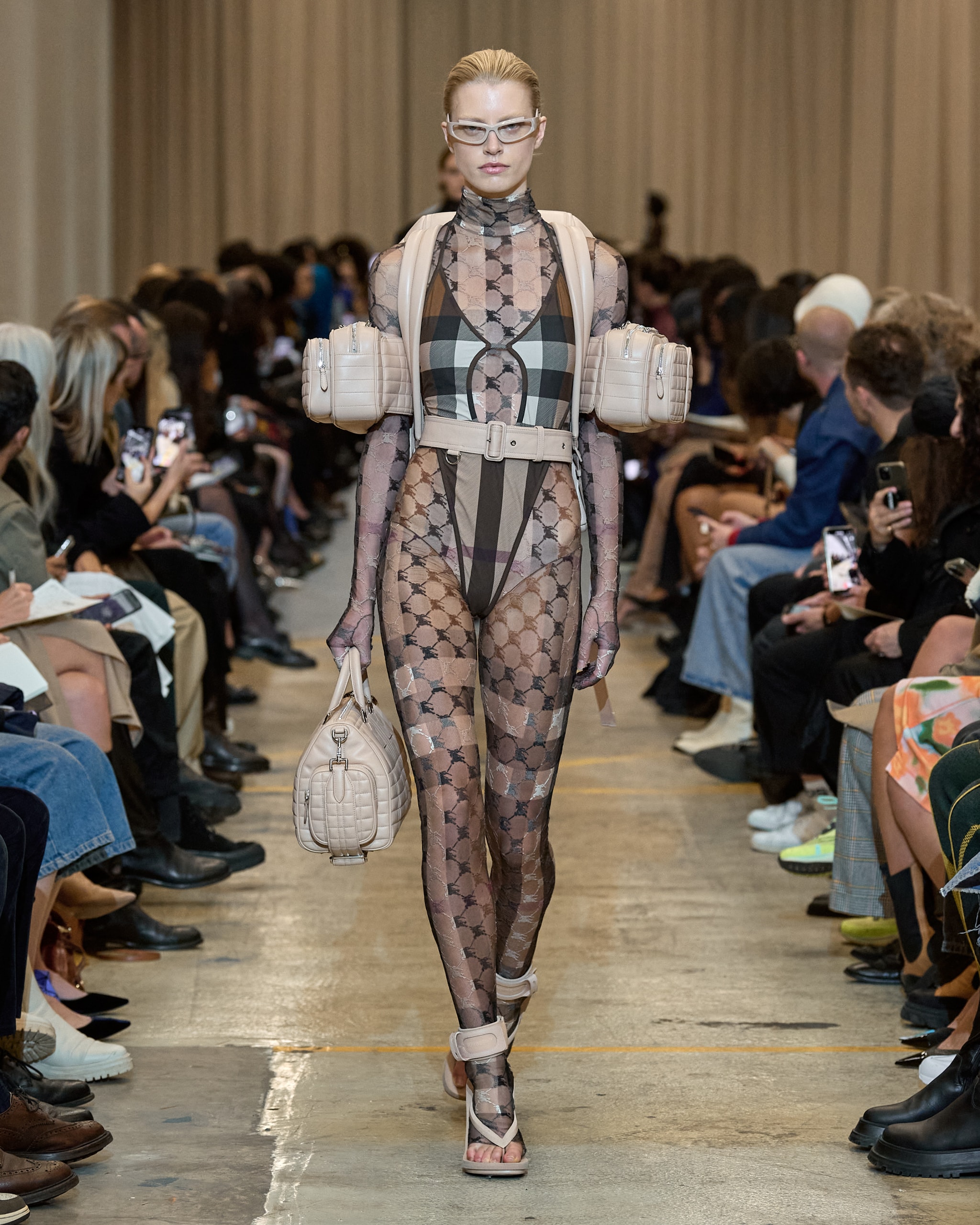 burberry london fashion week runway showcase kanye west bella hadid