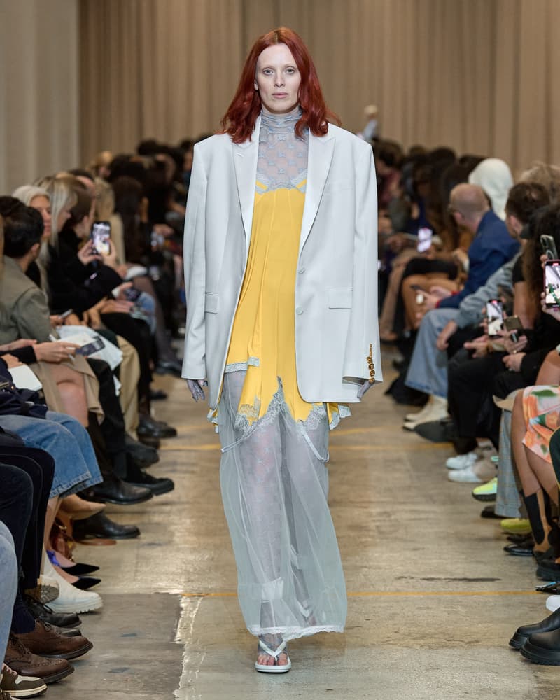 burberry london fashion week runway showcase kanye west bella hadid