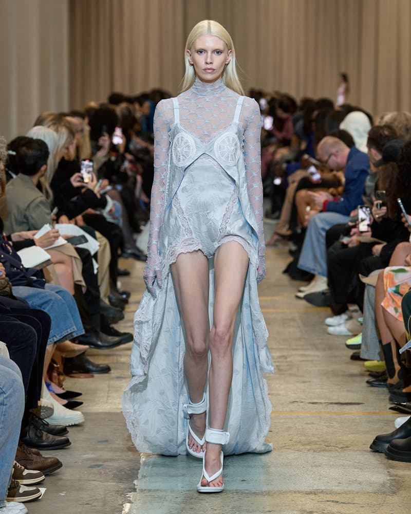 burberry london fashion week runway showcase kanye west bella hadid