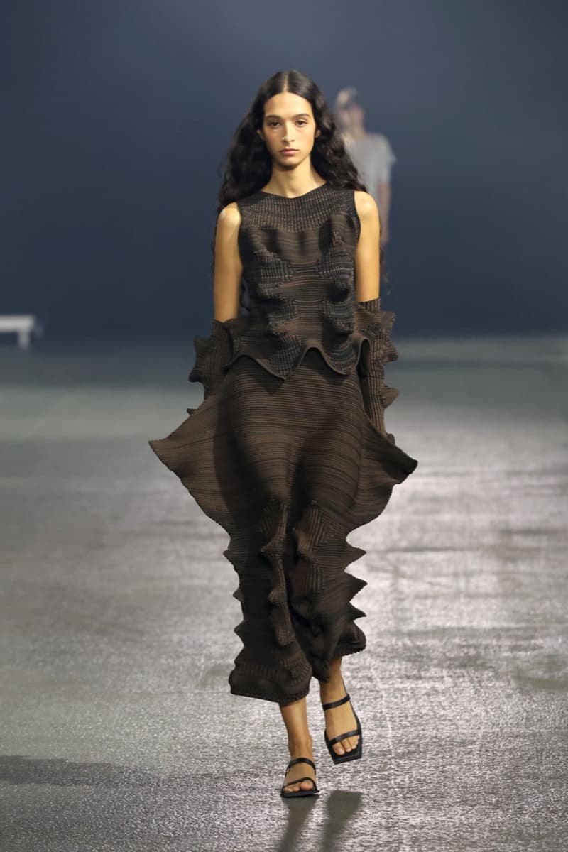 issey miyake paris fashion week runway