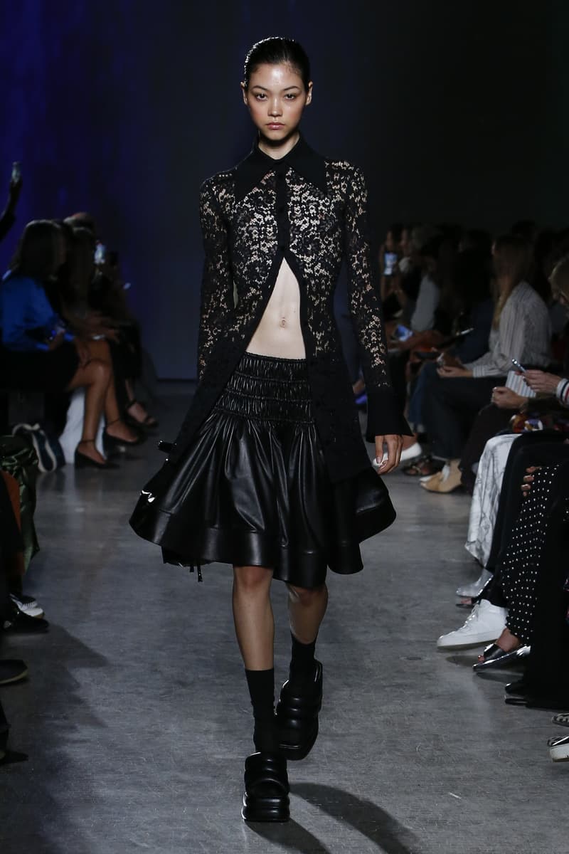 Proenza Schouler Unveils SS23 Collection At Proenza Schouler White Label KOBIETY UBRANIA BLUZY 