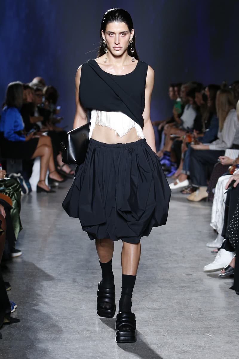 Proenza Schouler Unveils SS23 Collection At Proenza Schouler White Label KOBIETY UBRANIA BLUZY 