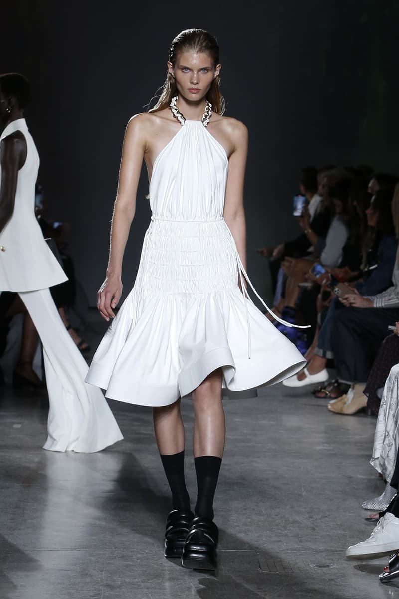 Proenza Schouler Unveils SS23 Collection At Proenza Schouler White Label KOBIETY UBRANIA BLUZY 