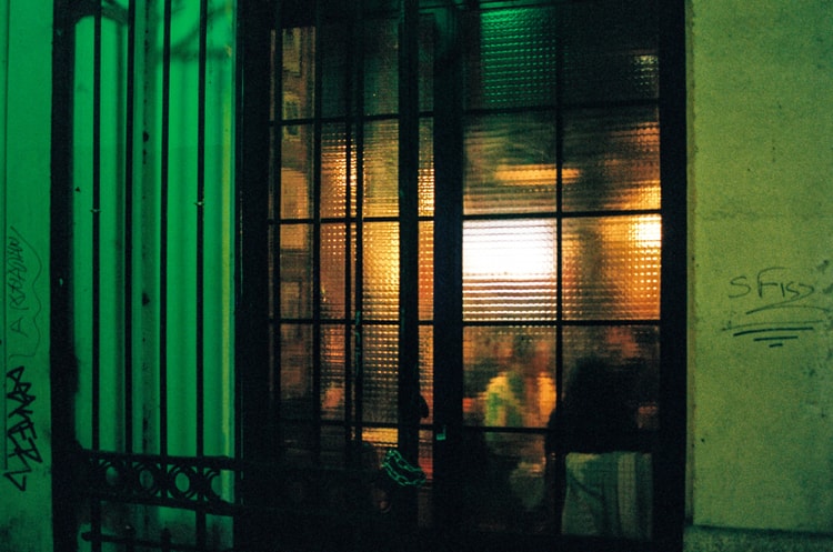 "Tiptails," the Creepy Trend Female Servers Face