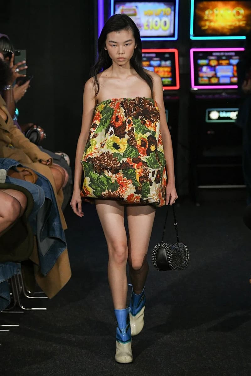 jw anderson soho casino runway fashion week emily ratajkowski