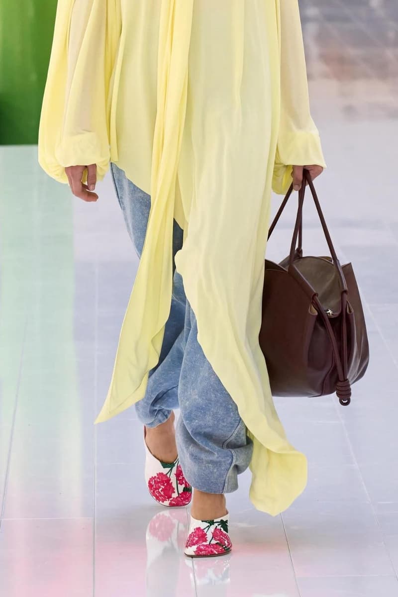 Loewe Spring Summer 2023 Ready to Wear Paris Fashion Week Footwear Balloon Heel