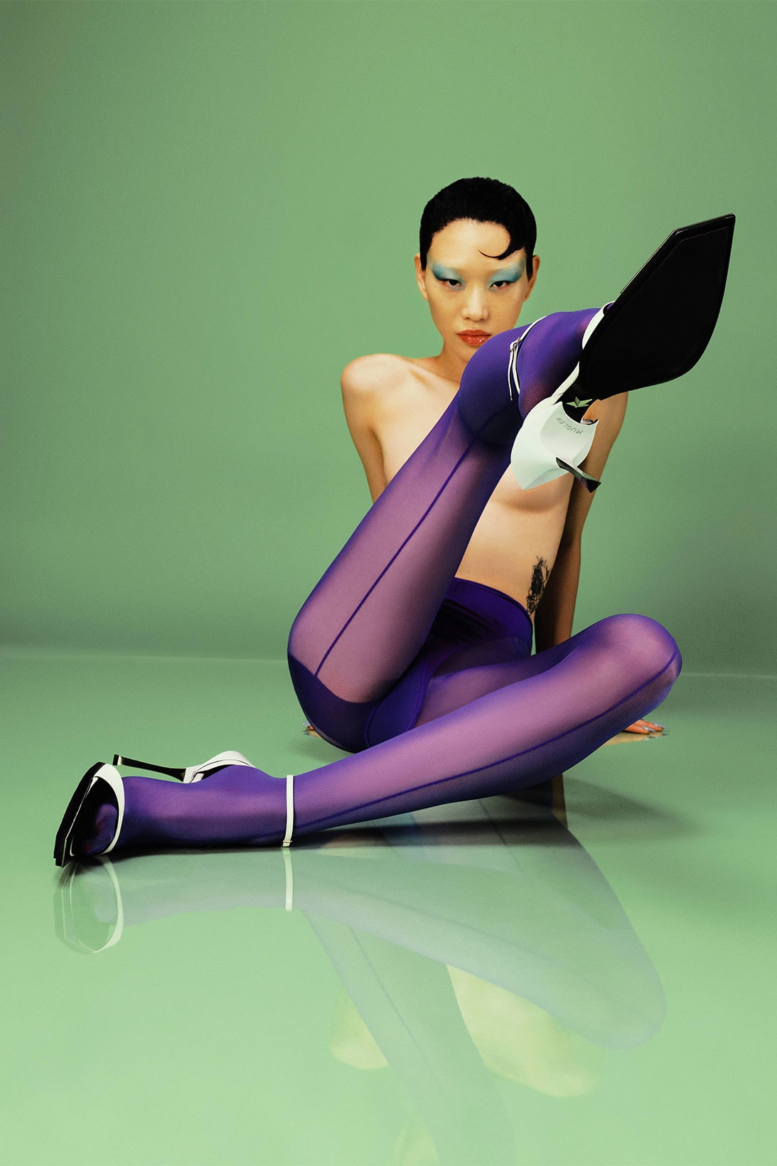 iggy azalea • mugler swirl leggings  Techwear girl, Night outfits, Fashion