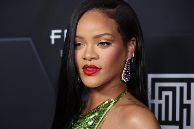 Rihanna’s Short Superbowl Announcement Manicure Puts the Navy on Notice