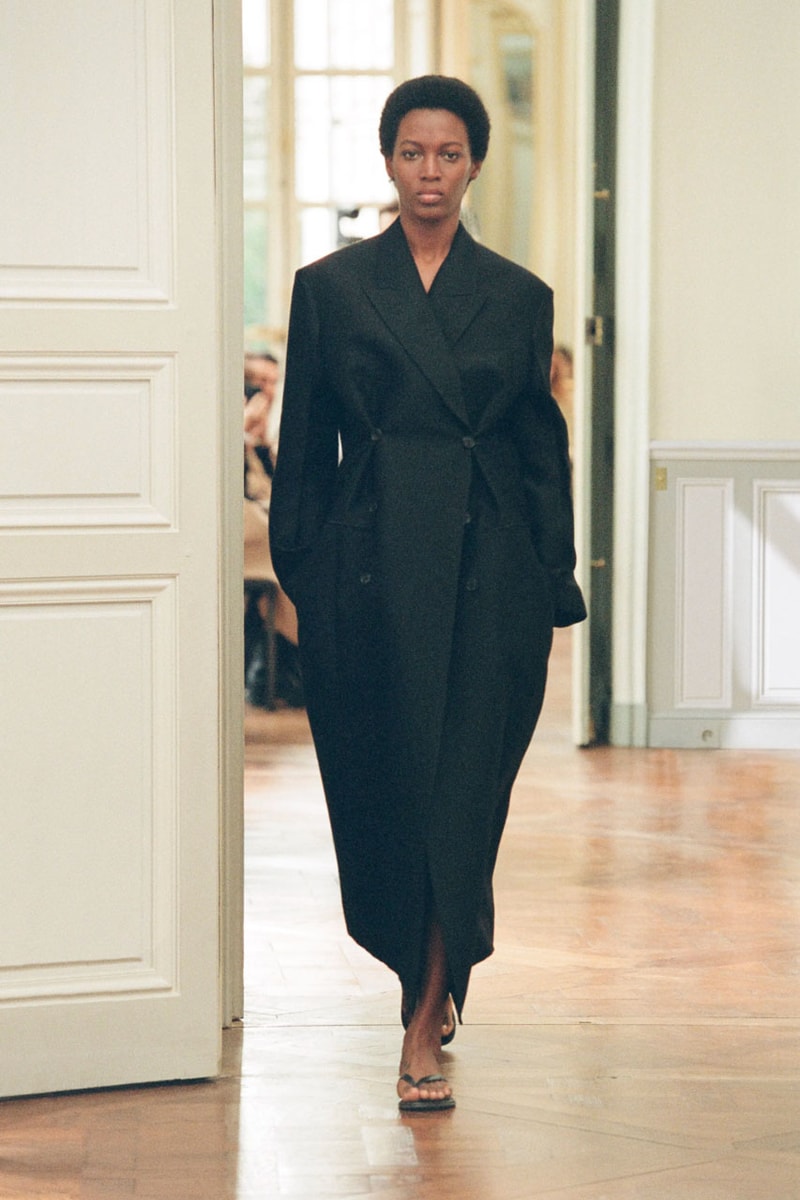 The Row Pre-Fall 2023 Collection Mary Kate Ashley Olsen Runway Paris Fashion Week IMages