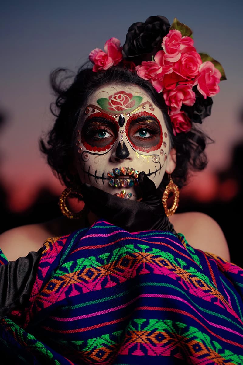 day of the dead día de los muertos celebrate tradition religion rituals halloween samhain recipes food 