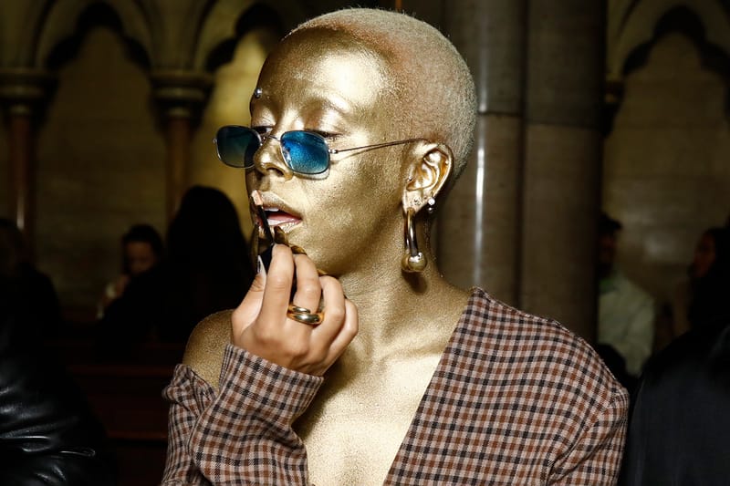 Doja Cat’s "Walking Grammy" Metallic Gold Makeup Is Next-Level Experimental Beauty