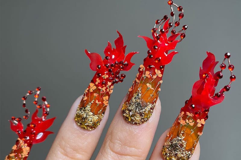 These Chic Nail Designs Will Get You in the "Boo" Mood for Halloween 2022