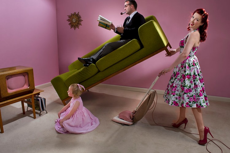 Why Are Conservative Women Romanticizing 1950's Housewives on TikTok?