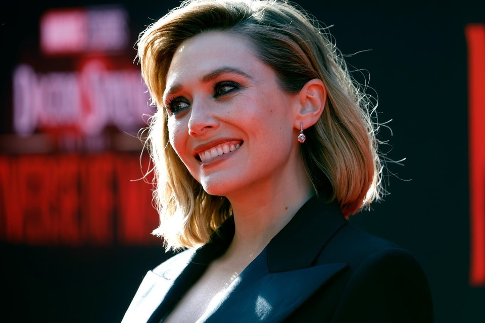 Elizabeth Olsen Admits Filming Vision's Death in 'Infinity War' Was Embarrassing for Her
