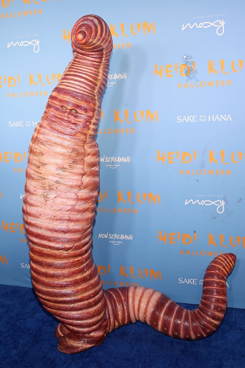 Heidi Klum Halloween Worm Costume Going to Bathroom Images Info