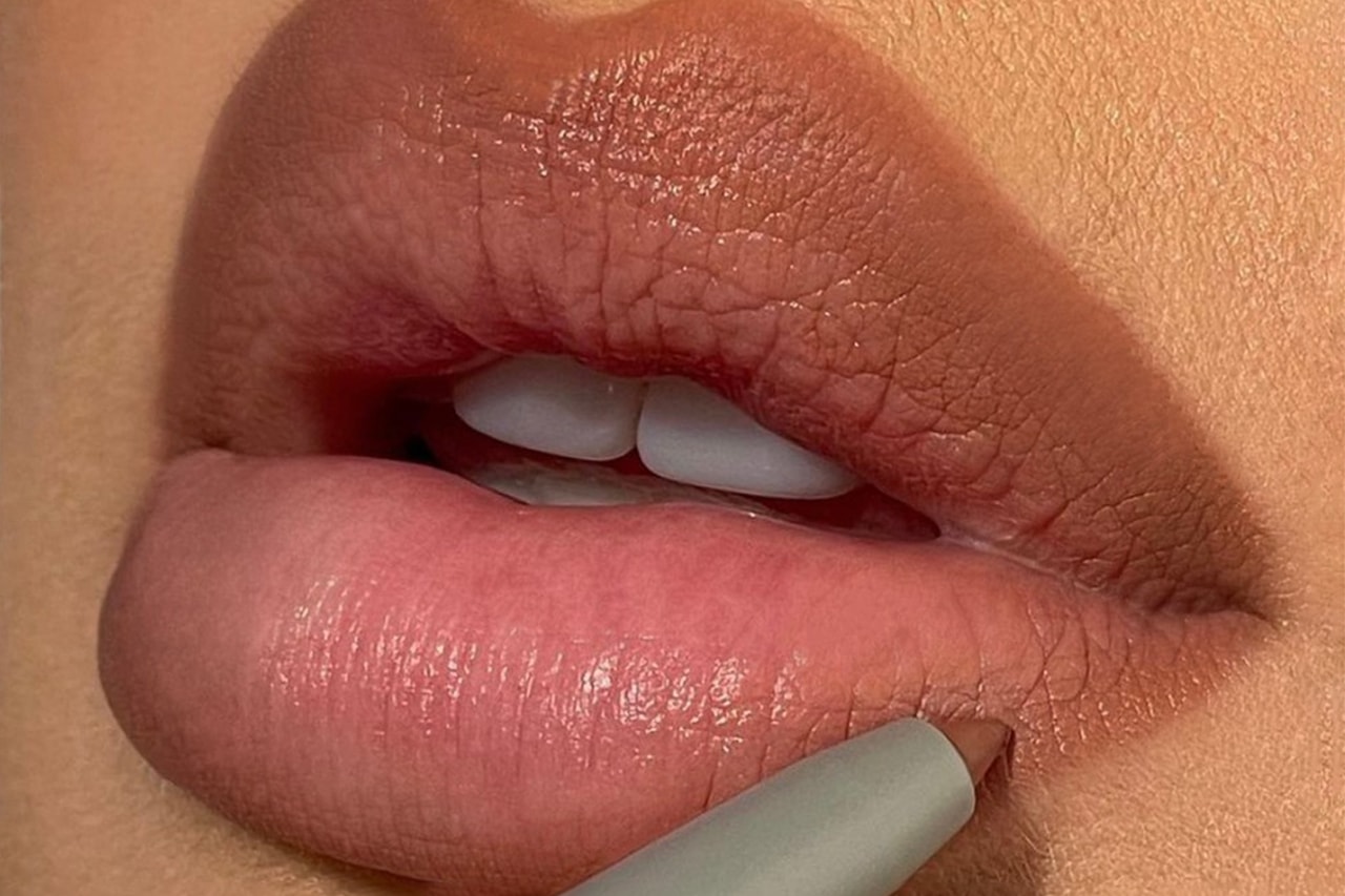 TikTok oval-liner lip liner hack