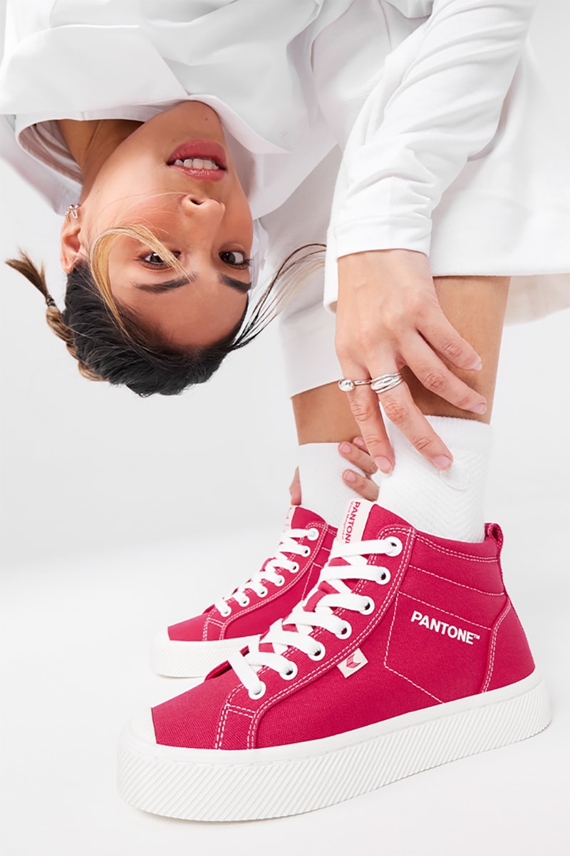 cariuma panton viva magenta sneakers slip ons