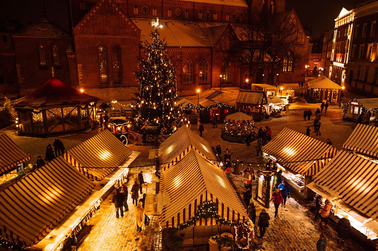 christmas market stalls hot chocolate toys gifts coffee wine