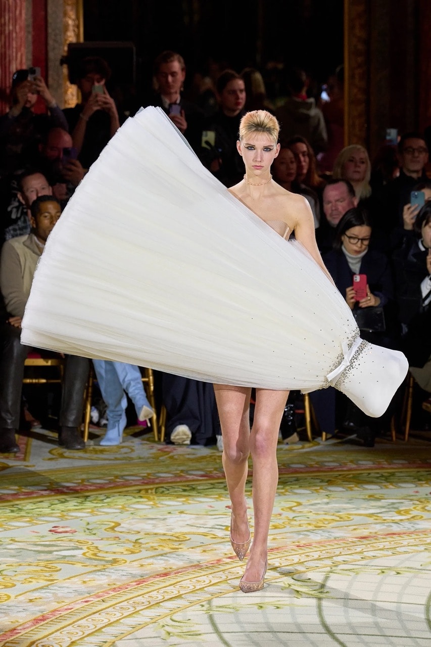 viktor rolf paris couture week spring show runway fashion 