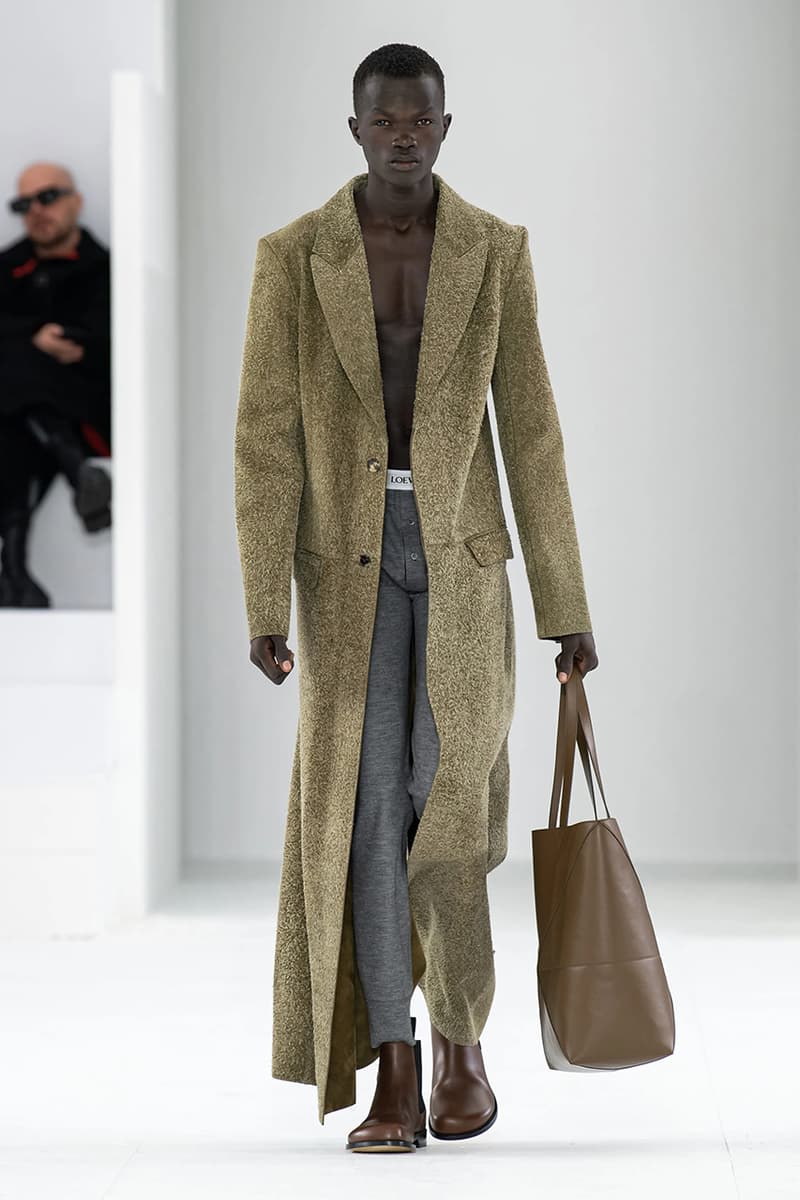 loewe jw anderson fall winter 2023 menswear paris fashion week runway 