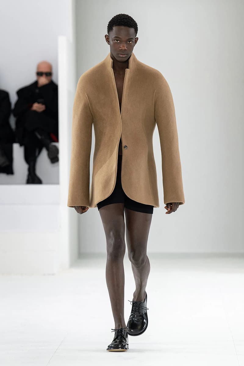 loewe jw anderson fall winter 2023 menswear paris fashion week runway 