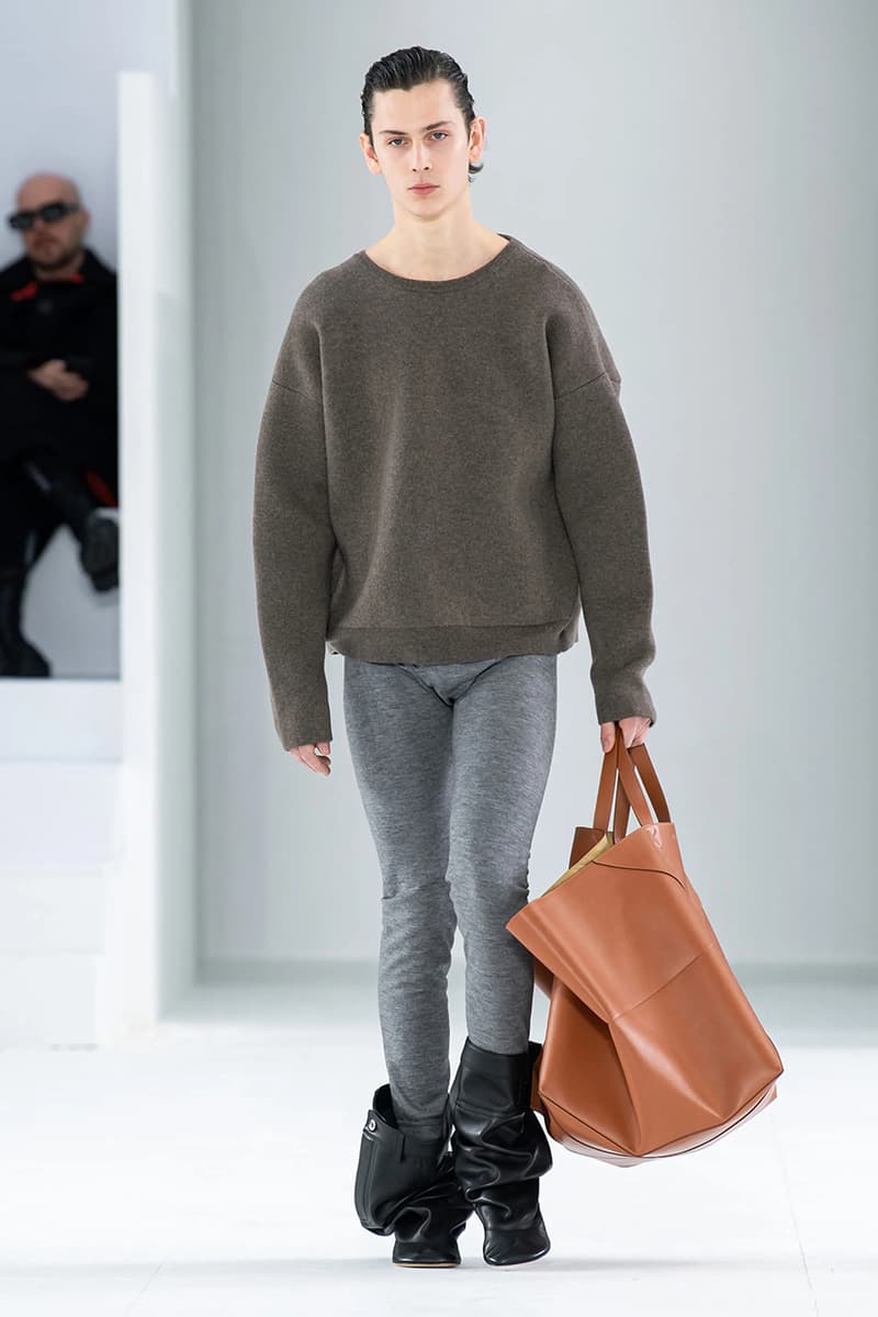 loewe jw anderson fall winter 2023 menswear paris fashion week runway 