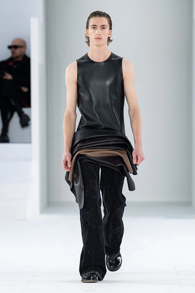 loewe jw anderson fall winter 2023 menswear paris fashion week runway 