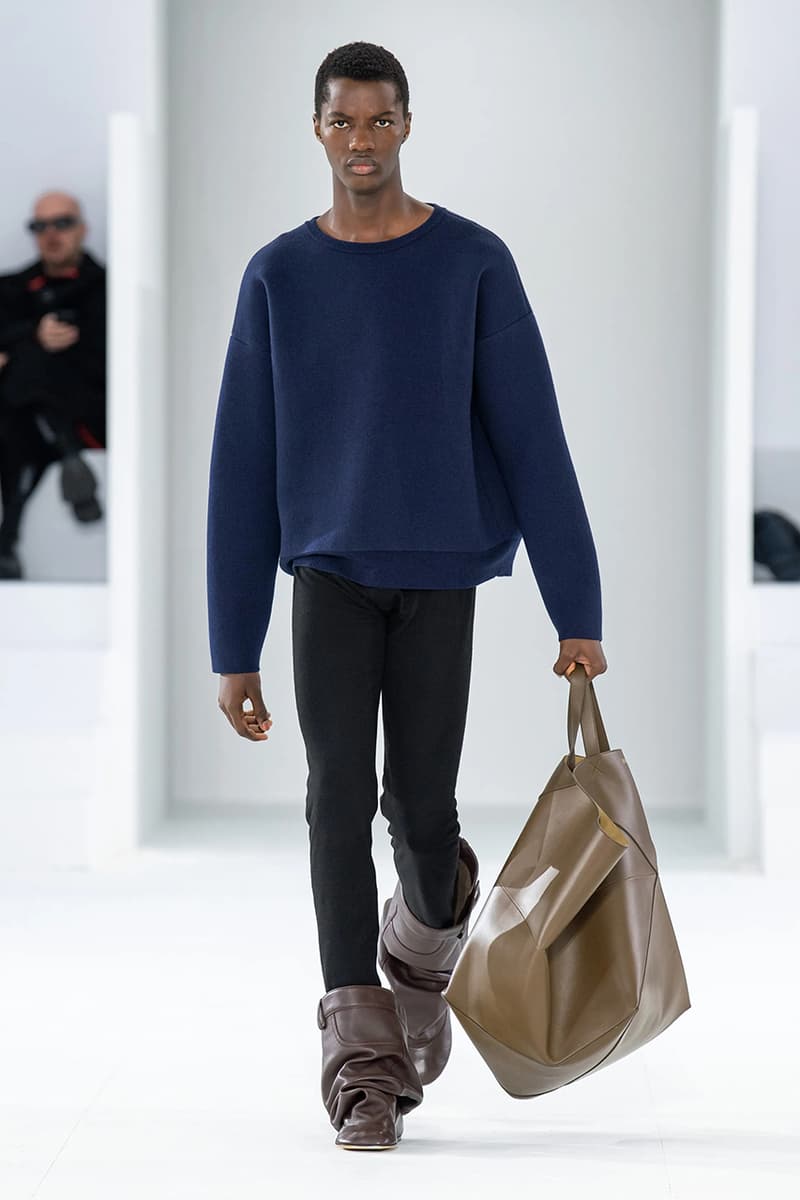 loewe jw anderson fall winter 2023 menswear paris fashion week runway 