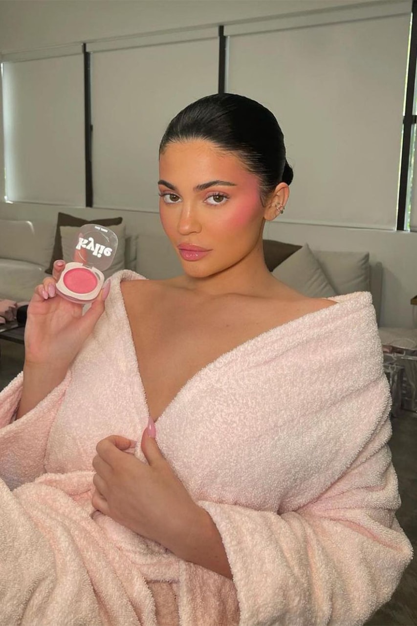 Kylie Jenner naked eyebrow trend photos instagram